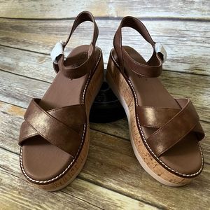NWOT Boutique by Corkys Summer Bronze Sandles